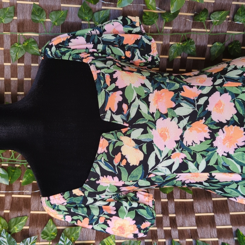 Lily Rose Floral Skater Dress - Picture 2 of 8